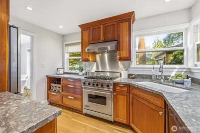 2745 NE 89th Street, Seattle, WA 98115 - Photo 11