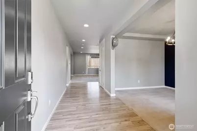 10185 33rd Place NE, Lake Stevens, WA 98258 - Photo 3