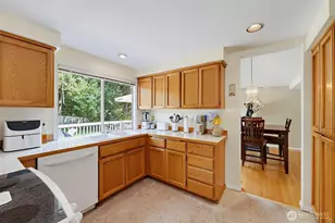 1105 SW 352nd St, Federal Way, WA 98023 - Photo 9