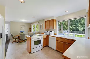 1105 SW 352nd St, Federal Way, WA 98023 - Photo 11