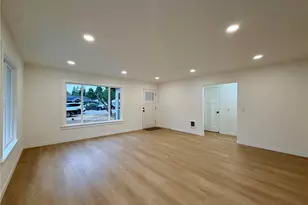 2405 NE 10th St, Renton, WA 98056 - Photo 13