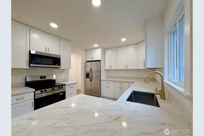 2405 NE 10th Street, Renton, WA 98056 - Photo 15