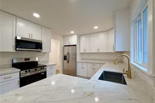 2405 NE 10th St, Renton, WA 98056 - Photo 15
