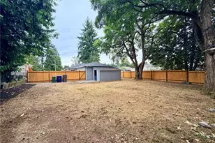 2405 NE 10th St, Renton, WA 98056 - Photo 31