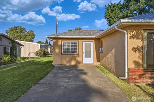 117 NE Cedar Ave, College Place, WA 99324 - Photo 3