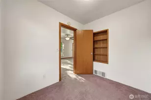 117 NE Cedar Ave, College Place, WA 99324 - Photo 9
