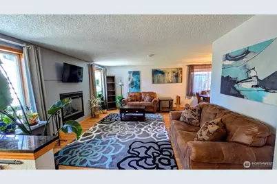 14611 Meadows Court E, Tacoma, WA 98445 - Photo 3