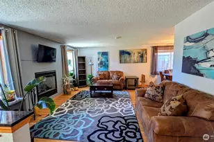 14611 Meadows Ct E, Tacoma, WA 98445 - Photo 3