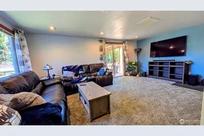 14611 Meadows Court E, Tacoma, WA 98445 - Photo 7