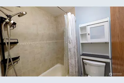 14611 Meadows Court E, Tacoma, WA 98445 - Photo 15