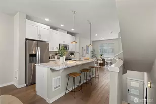 347 Vashon Ct NE, Renton, WA 98059 - Photo 9