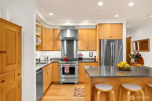 998 NE Vineyard Ln, Bainbridge Island, WA 98110 - Photo 7