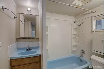 4247 7th Avenue NE, Seattle, WA 98105 - Photo 9