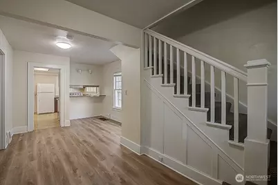 4247 7th Avenue NE, Seattle, WA 98105 - Photo 3