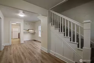 4247 7th Ave NE, Seattle, WA 98105 - Photo 3
