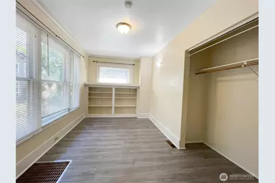 4247 7th Avenue NE, Seattle, WA 98105 - Photo 11