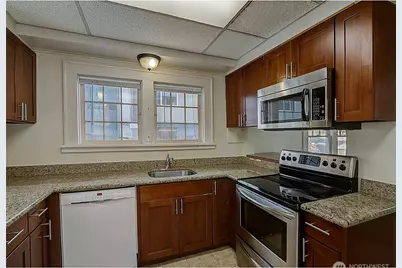 4247 7th Avenue NE, Seattle, WA 98105 - Photo 7