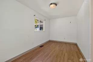 3327 NE 190th St, Lake Forest Park, WA 98155 - Photo 13