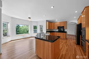 18432 W Lake Desire Dr SE, Renton, WA 98058 - Photo 11