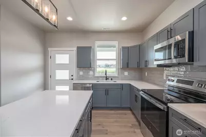 6651 Clubhouse Drive SE #92, Othello, WA 98826 - Photo 5
