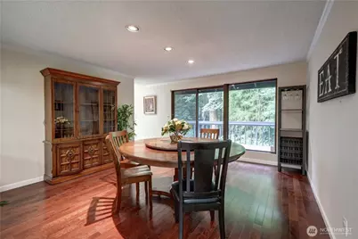 901 129th Place NE, Bellevue, WA 98005 - Photo 11