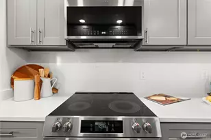 2811 14th Ave W, Seattle, WA 98119 - Photo 9
