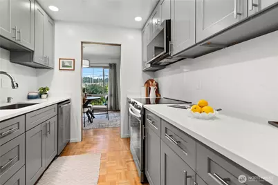 2811 14th Avenue W #100, Seattle, WA 98119 - Photo 7