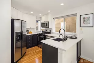 4315 Linden Ave N, Seattle, WA 98103 - Photo 17