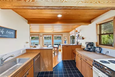 17902 Cove Lane, Mount Vernon, WA 98274 - Photo 7