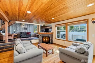 17902 Cove Ln, Mount Vernon, WA 98274 - Photo 3
