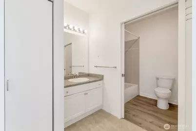 2414 1st Avenue #617, Seattle, WA 98121 - Photo 11