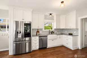 2414 Belvidere Ave SW, Seattle, WA 98126 - Photo 13