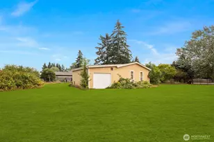 9434 Bridge Rd SE, Yelm, WA 98597 - Photo 35