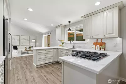 9925 NE 204th Place, Bothell, WA 98011 - Photo 11