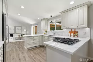9925 NE 204th Pl, Bothell, WA 98011 - Photo 11