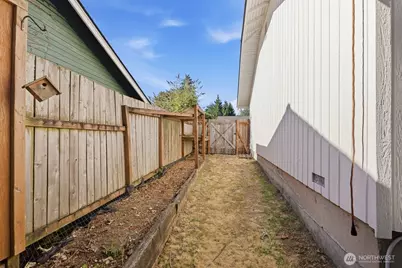 9925 NE 204th Place, Bothell, WA 98011 - Photo 33