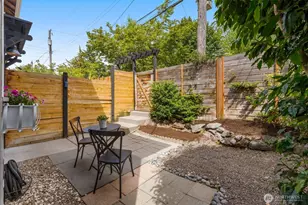 9121 23rd Ave NE, Seattle, WA 98115 - Photo 3