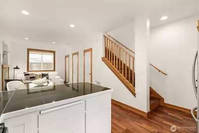 9121 23rd Avenue NE, Seattle, WA 98115 - Photo 11