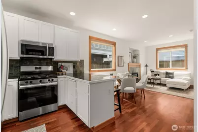 9121 23rd Avenue NE, Seattle, WA 98115 - Photo 5