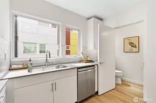 12524 15th Ave NE, Seattle, WA 98125 - Photo 9