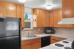 842 SW 126th St, Seattle, WA 98146 - Photo 9