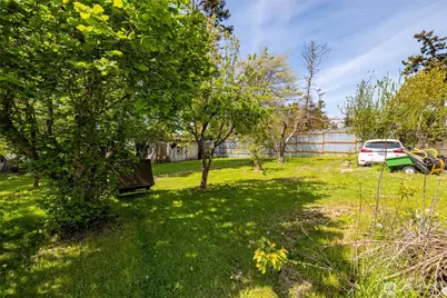 941 Diane Avenue, Oak Harbor, WA 98277 - Photo 5
