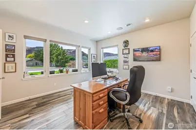825 Hunter Avenue SW, Quincy, WA 98848 - Photo 9