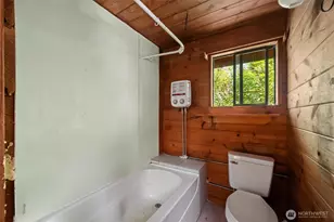 9075 Upper Frost Creek Rd, Maple Falls, WA 98266 - Photo 11