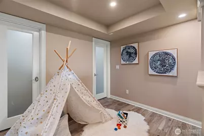 8723 Talbot Road, Edmonds, WA 98026 - Photo 31