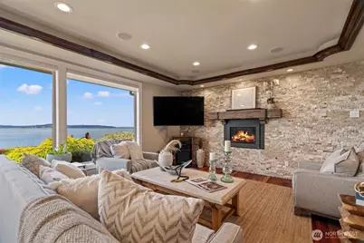 8723 Talbot Road, Edmonds, WA 98026 - Photo 11