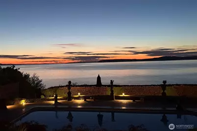 8723 Talbot Road, Edmonds, WA 98026 - Photo 1