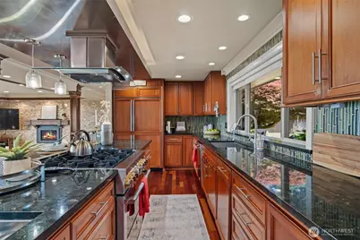 8723 Talbot Road, Edmonds, WA 98026 - Photo 15