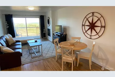 304 14th Street NW #203, Long Beach, WA 98631 - Photo 5