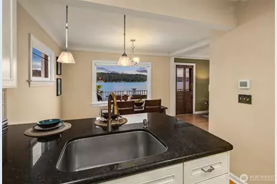 11754 Riviera Place NE, Seattle, WA 98125 - Photo 7
